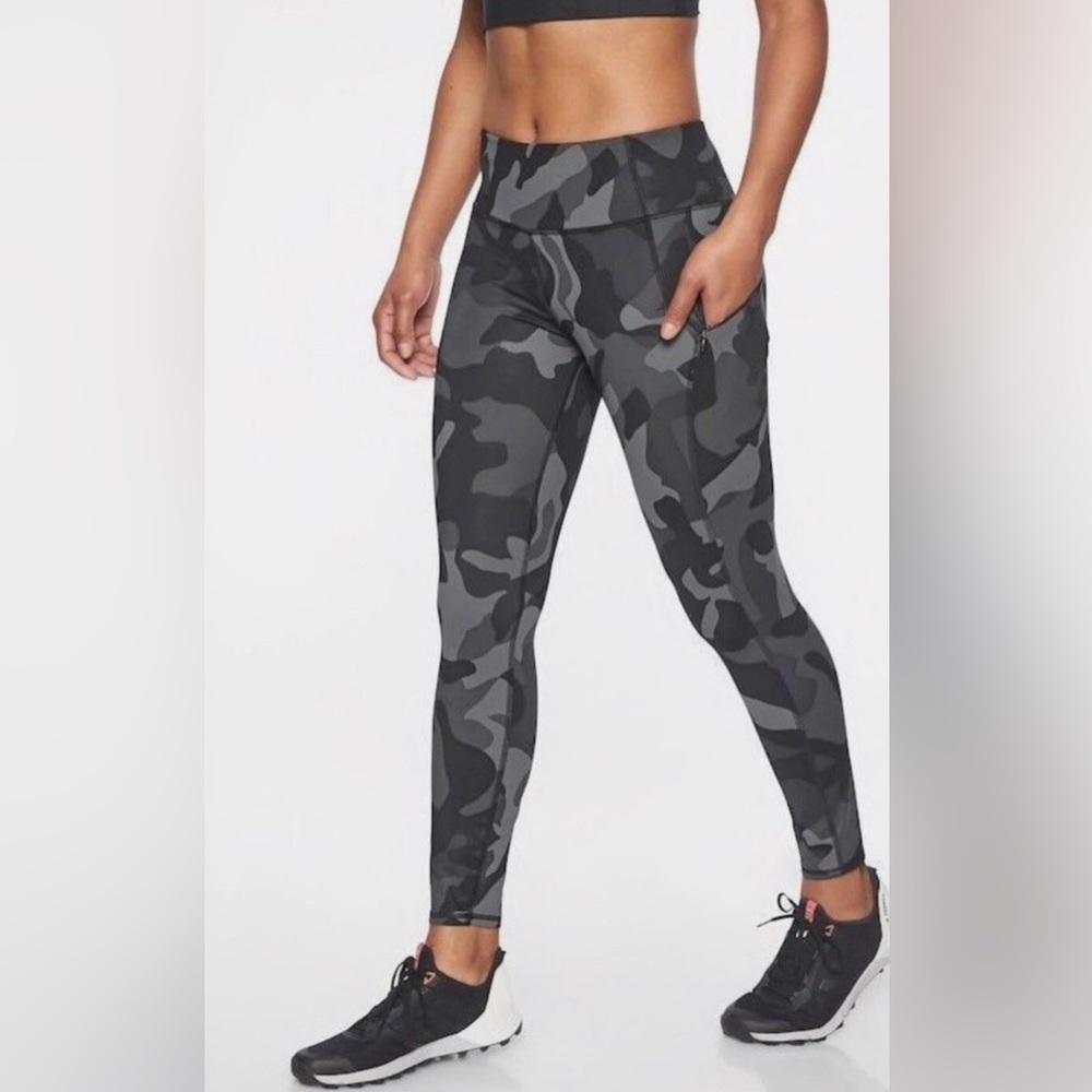 RBX Activewear Camo Leggings Size S Compression Stash Pockets High-rise #E